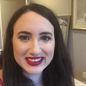 Meet your Posher, Hallie